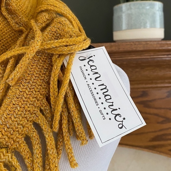 Boutique Knit‎ Tube Fringe Scarf and IPSY Zip Bag NWT - Picture 4 of 8